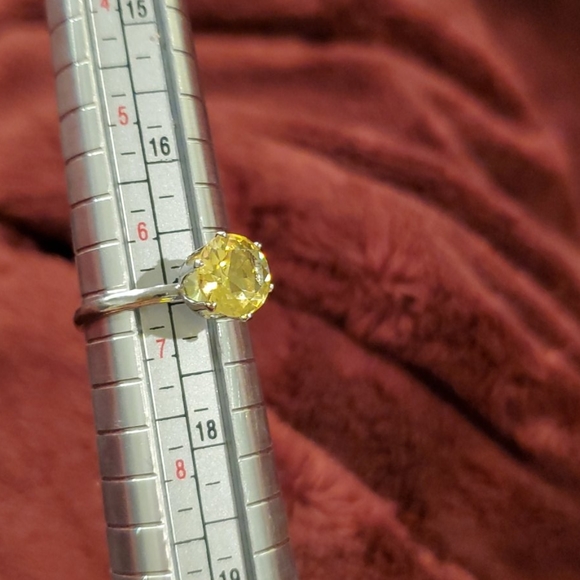 1.2 Carat AAA cubic zirconia yellow crystal ring - Picture 7 of 7